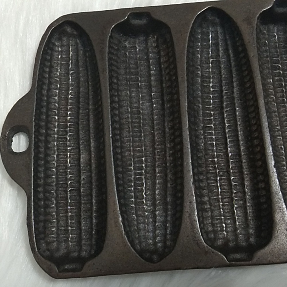 Antique Cast Iron Corn Stick Pan Made In USA 🇺🇸 - Picture 2 of 7